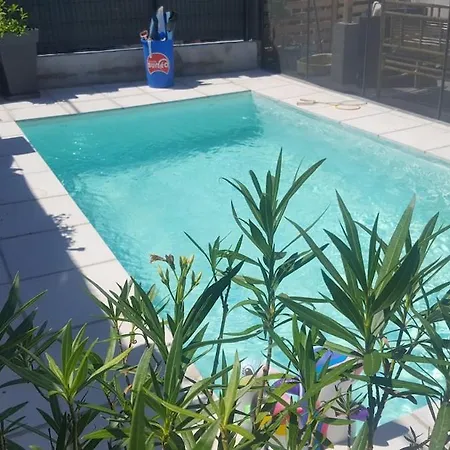 Prázdninový dům Maison Avec Sa Piscine Privee Saint-Raphaël